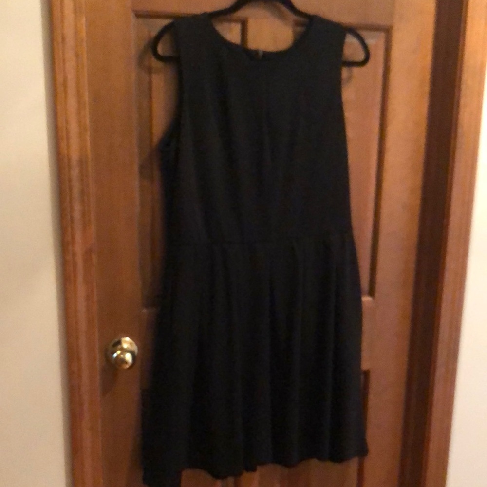 Elegant Black Sleeveless Dress Fit n Flare
